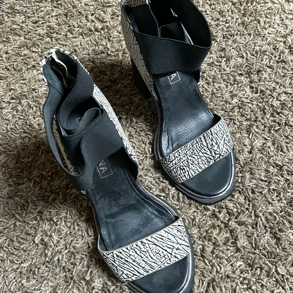 Sol Sana Black & Creme Leather Heels Size 37